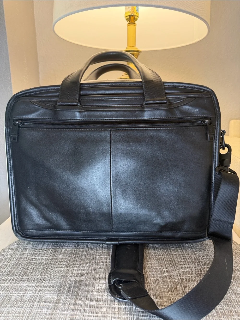 Tumi Black Leather Business Briefcase with Shoulder Strap
